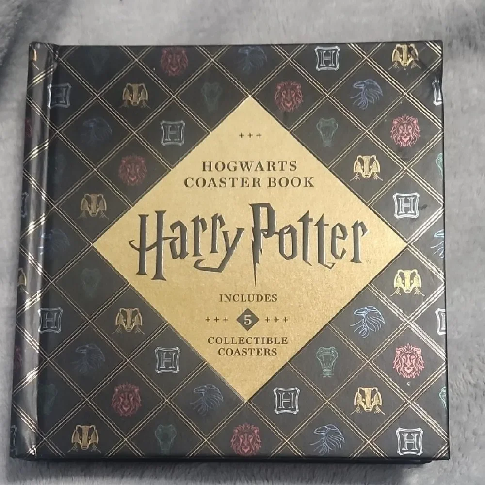 Harry Potter Hogwarts Coaster Book - Gold and Black
